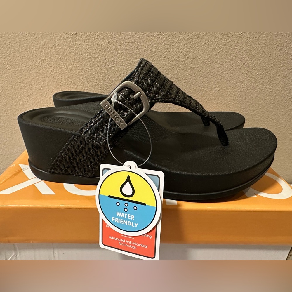 Aetrex Kate Thong Wedge Sandal - NIB